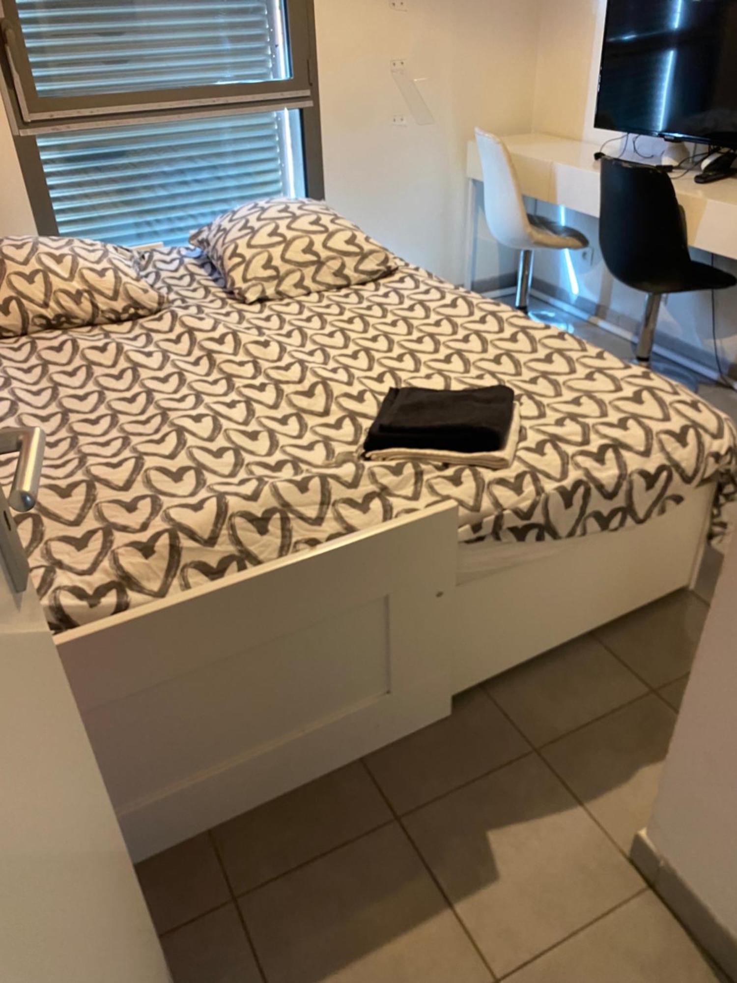 Superbe appartement sans vis à vis avec terrasse Tolosa Esterno foto
